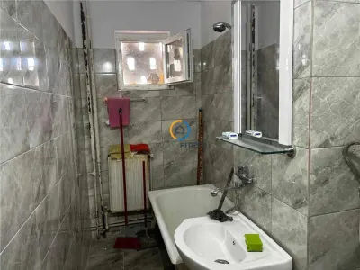 De vanzare apartament 2 camere Banat, etaj intermediar, dotat cu centrala termica - foto 5