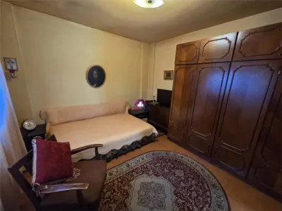 Inchiriere 1 CAMERA la casă cu curte – Zona Ostrov (Mega Mall / Piața Delfinului) - Bucuresti