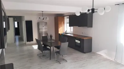 Apartament trei camere, rezidential, parter, curte proprie - Stefanesti