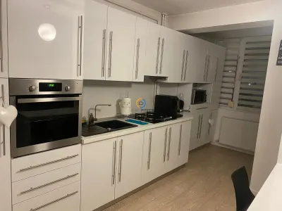 Apartament trei camere Ultracentral, mobilat si utilat - foto 2