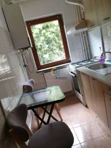 Garsoniera semicentrala (Exercitiu), parter inalt, renovata - Pitesti