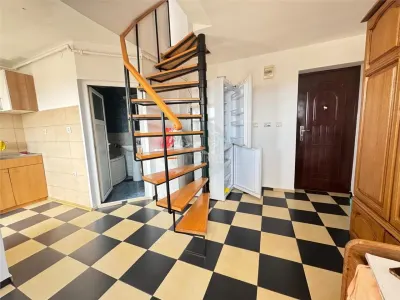 Apartament la mansarda cu 3 camere zona Garii - foto 2