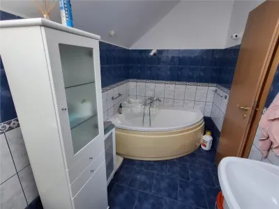 Apartament 3 camere 2 bai parcare zona Strand II - foto 6