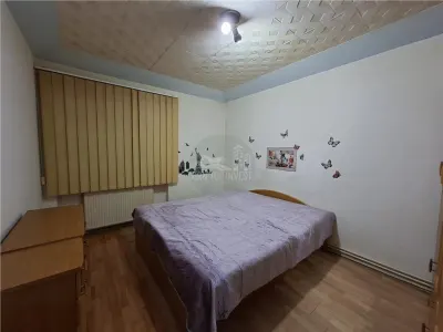 Apartament decomandat 3 camere etaj 2 Zona Terezian - foto 11