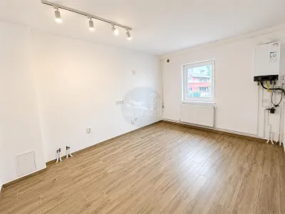 Apartament 3 camere decomandat 2 bai balcon pivnita zona Strand - foto 5
