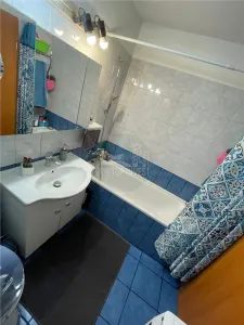 Apartament 2 camere decomandat 2 balcoane pivnita zona Garii - foto 4