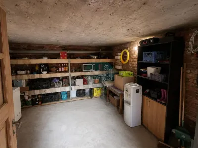 Casa individuala 6 camere pivnita 200mp curte zona Selimbar - foto 13