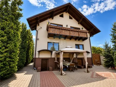 Casa individuala 6 camere pivnita 200mp curte zona Selimbar - foto 14