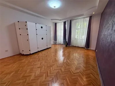 Apartament spatios 63 mp cu 2 camere  in Centrul Sibiului - foto 5