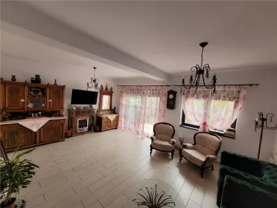 Casa moderna tip triplex 4 camere zona Selimbar - foto 2