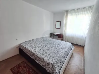 Apartament 2 camere decomandat etaj 2 Terezian - foto 2