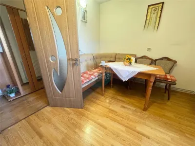 Apartament decomandat cu 2 camere zona Vasile Aaron - foto 17