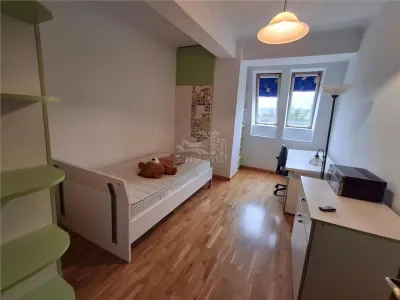 Penthouse 4 camere terasa 50mp parcare zona Centrala - foto 2