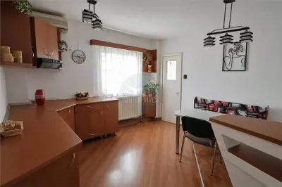 Apartament 4 camere 2 bai 3 balcoane zona Centrala - foto 10