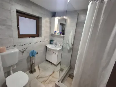 Casa individuala 3 camere 2 bai curte si garaj - zona Talmaciu - foto 11