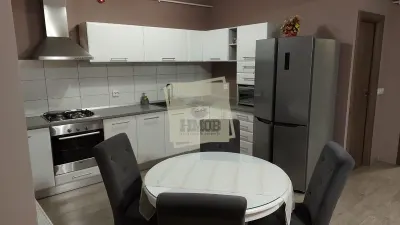 Apartament  3 camere 70 mpu  si loc parcari in zona Turnisor - foto 2