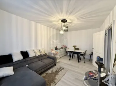 Apartament modern 2 camere cu balcon zona Vasile Aaron - foto 3