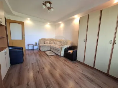Apartament 2 camere decomandate si balcon Vasile Aaron - foto 3