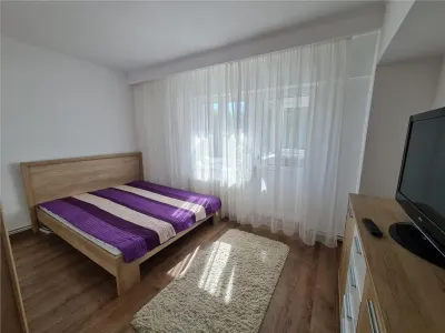 Apartament 3 camere 2 bai si 2 balcoane zona Centrala - foto 4
