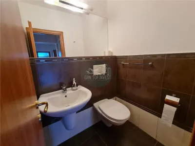 Apartament 3 camere 2 bai si 2 balcoane zona Centrala - foto 10
