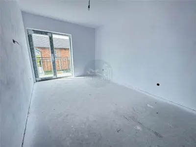 Casa individuala 4 camere 2 bai si teren de 265 mp in Sura Mica - foto 3