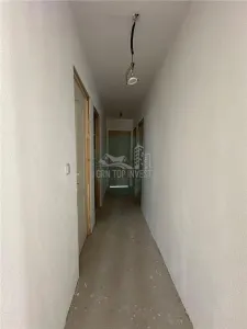 Casa individuala 4 camere terasa garaj curte 500mp Sura Mare - foto 6