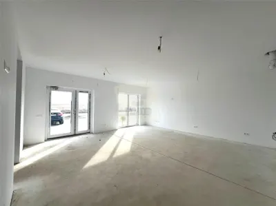 Spatiu comercial 70 mpu cu vitrina stradala 12 ml 2 parcari la Dedeman - Selimbar