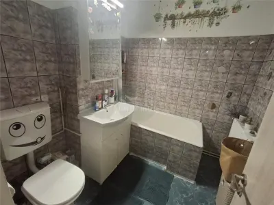 Apartament 3 camere decomandat 2 balcoane zona Calea Poplacii - foto 22
