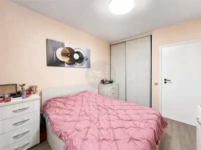 Apartament 3 camere parcare privata zona Selimbar - foto 6