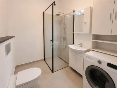 Apartament 3 camere balcon parcare  zona Selimbar - foto 8