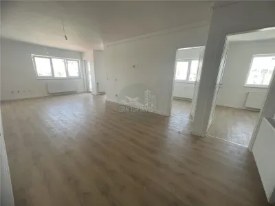 Apartament nou 4 camere cu balcon si parcare pe Doamna Stanca - Sibiu