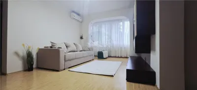 Apartament modern 3 camere zona Centrala - foto 1