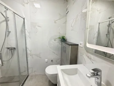 Apartament 3 camere 2 bai balcon parcare zona Calea Surii Mici - foto 5