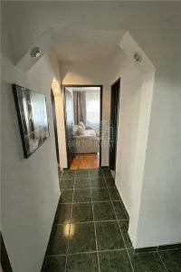Apartament 3 camere decomandat 2 bai pivnita zona Turnisor - foto 6