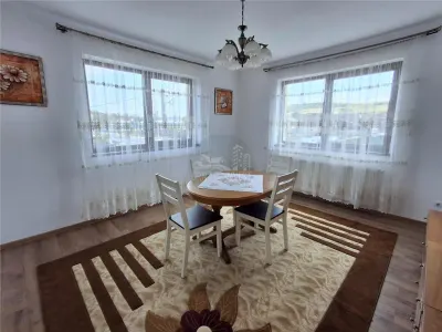 Apartament 3 camere decomandat 2 bai parcare Sura Mare - foto 2