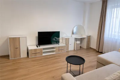 Apartament 3 camere cu balcon zona Strand - foto 2