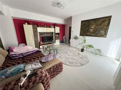 Apartament 2 camere decomandat balcon si parcare Bld Mihai Viteazul - foto 2