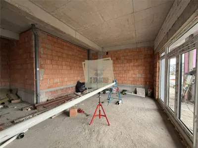 Spatiu comercial 137  mpu 3 intrari si 3 parcari pretabil afacere - foto 4