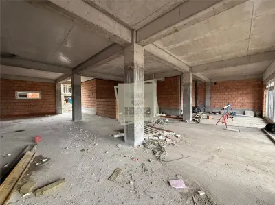 Spatiu comercial 137  mpu 3 intrari si 3 parcari pretabil afacere - foto 6