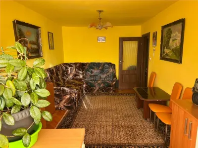 Apartament decomandat 3 camere etaj intermediar Vasile Aaron - foto 1
