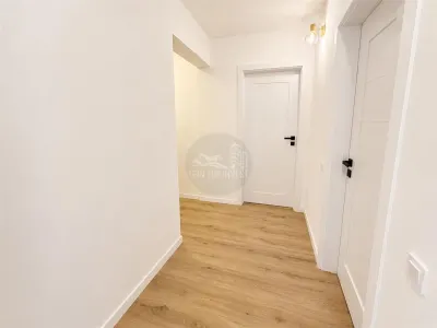 Apartament 3 camere decomandat 2 bai balcon pivnita zona Strand - foto 8