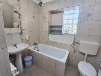 Spatiu comercial 63mp zona Selimbar - foto 5