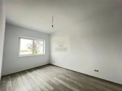 Apartament cu 2 camere balcon boxa de depozitare - foto 4