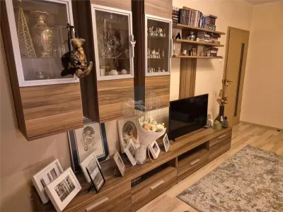 Apartament modern 3 camere pivnita zona Semaforului - foto 3