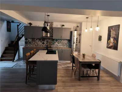 Casa individuala 5 camere 2 bai 475mp teren zona Sura Mare - foto 6