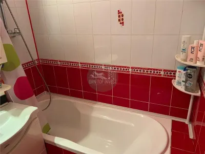 Apartament decomandat 3 camere etaj intermediar Vasile Aaron - foto 12