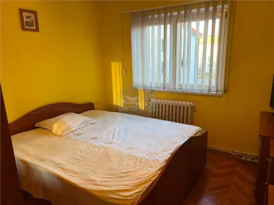 Apartament decomandat 3 camere etaj intermediar Vasile Aaron - foto 7