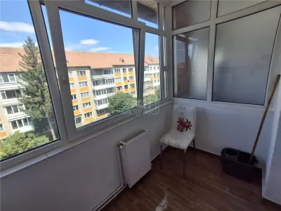 Apartament 2 camere decomandat zona Centrala - foto 6