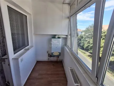 Apartament 2 camere decomandat zona Centrala - foto 10