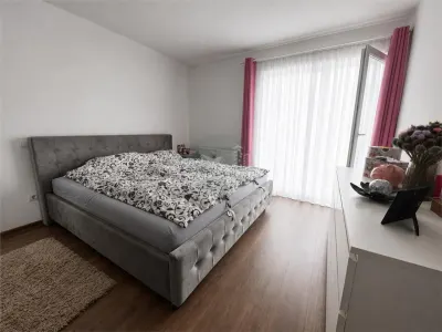 Apartament 3 camere terasa balcon si parcare zona Selimbar - foto 5